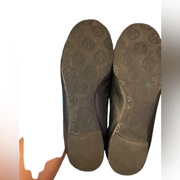 TORY BURCH CLAIRE BLACK LEATHER BALLET FLATS - Picture 4 of 5